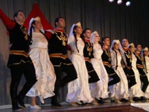 Минобразования Армении сдержало танцевальный порыв