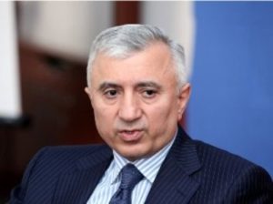 Экс-министр юстиции Армении: Нет связи между водительскими правами и статусом русского языка