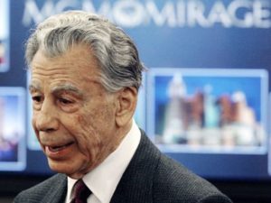 Компания Кирка Керкоряна распродает недвижимость и активы