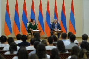 Армении нужно более чем 10 тыс программистов и инженеров - Саргсян