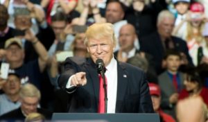Трамп одобрил закон о санкциях против России