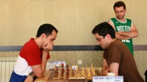 Левон Аронян следил за игрой двух лидеров