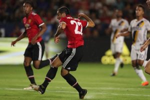 Гол Мхитаряна помог «Манчестер Юнайтед» одержать победу над «Лос-Анджелес Галакси» с крупным счетом