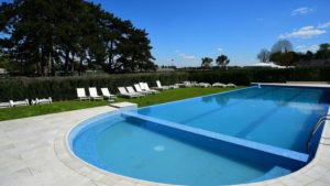 Во Франции запустили сервис по сдаче домашнего бассейна в аренду незнакомцам