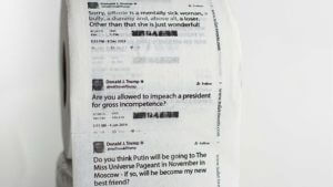 На Amazon начали продавать туалетную бумагу с твитами Трампа