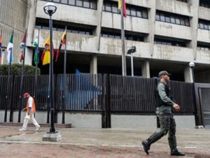 Венесуэльский парламент сообщил о вторжении военных в его здание