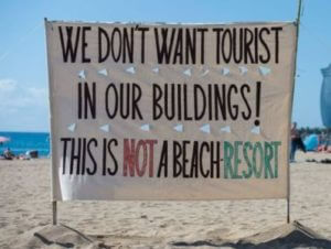 Жители Барселоны против туристов