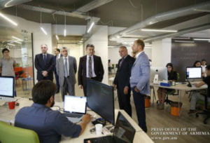 Карен Карапетян ознакомился с программами компании Zangi