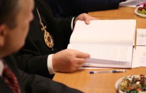 "Когда маразм крепчает": В России вручили первый диплом кандидата теологии
