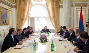 В Правительстве Армении прошло совещание по реформам экономической системы управления