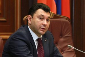 Шармазанов поехал в Питер