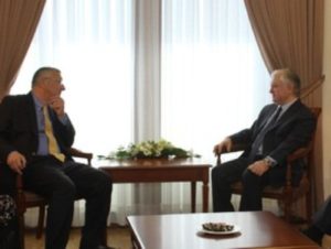 Сопредседатель Совета попечителей ААА представил главе МИД Армении программы структуры
