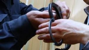 Вор угрожал убить задержавших его полицейских