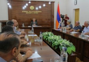 Парламент Арцаха созовет специальное заседание