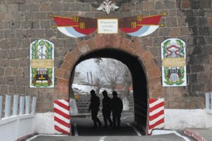 Российские офицеры устроили мордобой в Гюмри, есть раненый
