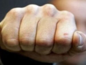 В Ереване попытка сфотографировать геев закончилась потасовкой