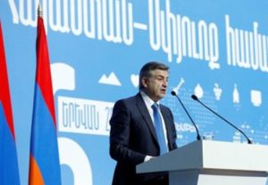 Карен Карапетян: "Мы не имеем права обижаться друг на друга"