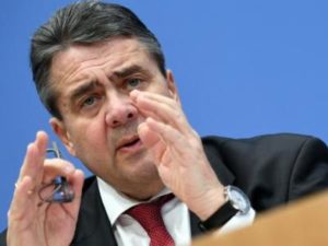 Берлин готов обсуждать улучшение отношений с Анкарой лишь после освобождения граждан ФРГ