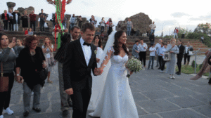 Левон Аронян со своей невестой удивили присутствующих