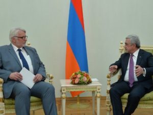Серж Саргсян обсудил с главой МИД Польши отношения Армения - ЕС