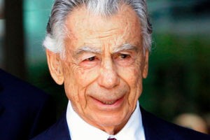 Суд в США дал разрешение на использование 500 млн долларов из наследства Кирка Керкоряна