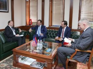 Министр обороны Армении принял посла США