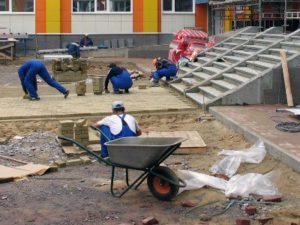 Строители во время работ в одной из школ Армении нашли артефакты раннего периода