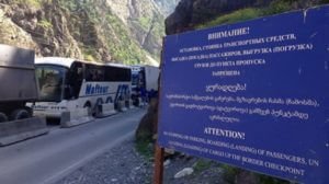 Верхний Ларс закрыт для автомобилей с прицепом и полуприцепом