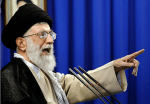 "Порвем в клочья": Хаменеи ответил Трампу