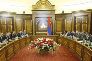 Карен Карапетян принял президента компании «Лидиан Интернешнл» и группу международных инвесторов