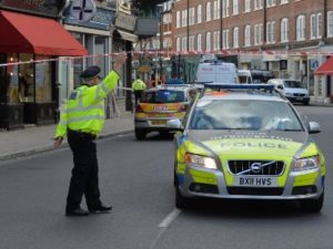 В центре Лондона автомобиль наехал на толпу