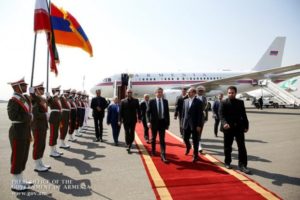 Премьер-министр Армении пригласил вице-президента Ирана посетить Ереван