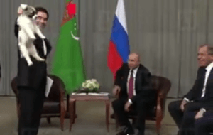 Туркменбаши подарил Путину щенка