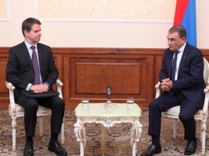 Спикер парламента Армении поблагодарил Францию в лице посла за усилия в урегулировании карабахского конфликта