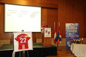 Футболка Генриха Мхитаряна продана на аукционе в Канаде за 20 тыс долларов