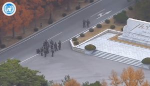 Опубликовано видео побега северокорейского солдата в Южную Корею