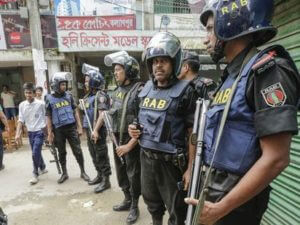 В преддверии визита Папы Римского в Бангладеш убиты три экстремиста