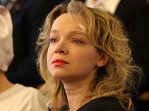 Бывшая жена Джигарханяна избегает допросов, ссылаясь на беременность