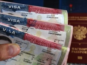 Россияне едут получать американскую визу и в Армению