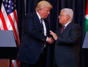 СМИ: Трамп пригласил Аббаса в Белый дом