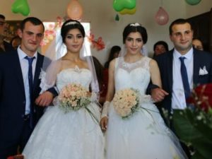В России два родных брата- армянина женились на двух родных сестрах-армянках