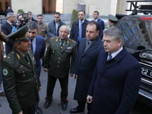 Премьер-министр Армении ознакомился с образцами военной техники