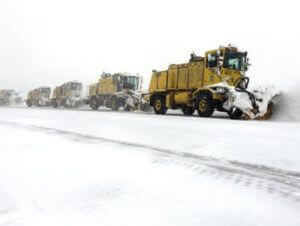 В Торонто из-за снегопада отменили более 400 авиарейсов