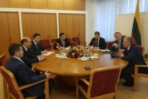 Шармазанов: В Армении и Арцахе строят демократию, между тем в Азербайджане процветает авторитаризм