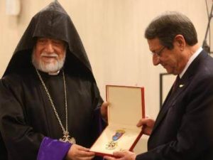 Католикос Великого дома Киликийского вручил орден президенту Кипра