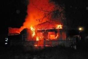 При пожаре в жилом доме в Калужской области погибли семь человек