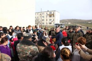 Президент Саакян посетил ряд воинских частей на юге республики