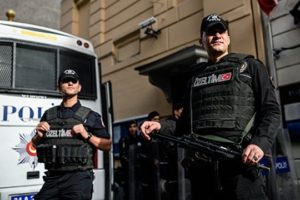 В Турции уволены более 2700 госслужащих