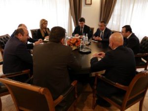 Глава Минэкономики Армении обсудил с узбекским коллегой вопрос создания совместных производственных кооперативов