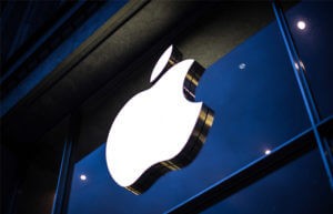 Армянка подала в суд на Apple и требует почти триллион долларов